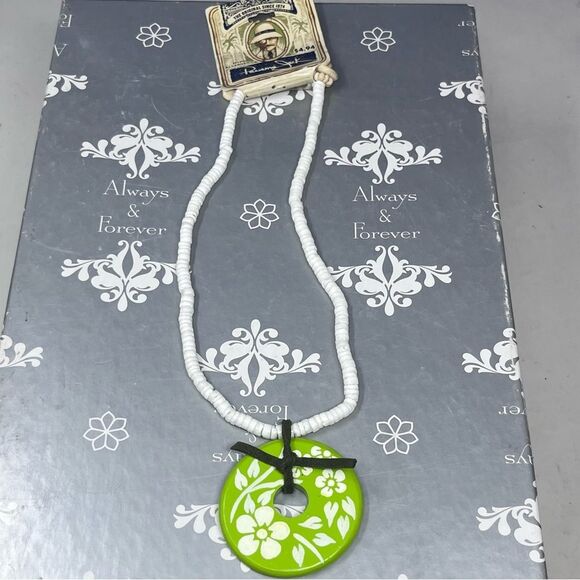 Panama Jack Puka Shell Wooden Painted Floral Pendant Necklace NWT - Picture 1 of 10